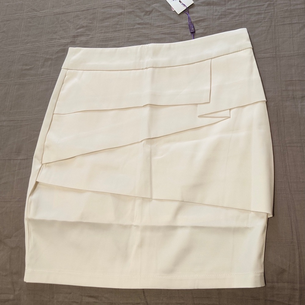 NWT White Mini Pencil Skirt